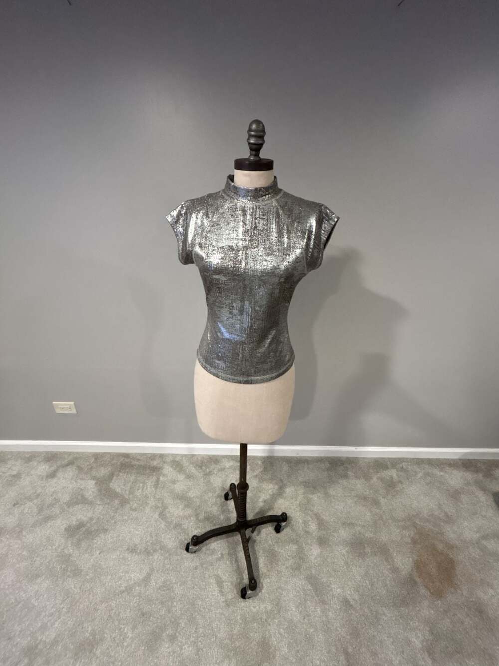 Pilcro Metallic Mock Neck Cap Sleeve Top Silver Size XS